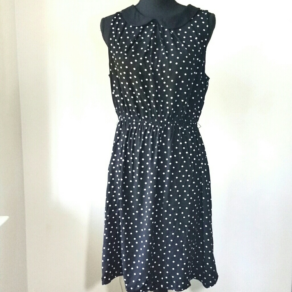 Elle sleeveless polka dot dress Size Medium